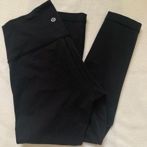 Lululemon Size 6 Cropped Leggings // lightly worn